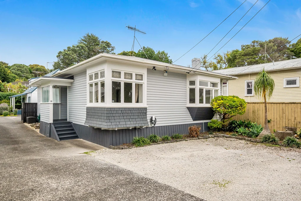 Ellerslie 3Zimmer Renovated Villa in Prestige Condition and Location