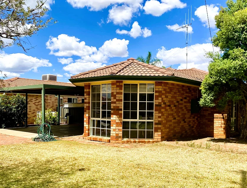 1 Guillan Place, Parkes, NSW 2870, 3 rūma, 2 rūma horoi, House