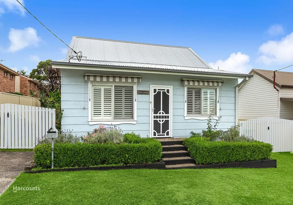 Corrimal 3બેડરૂમ Federation Charm Meets Fresh Renovation in the Heart of Corrimal
