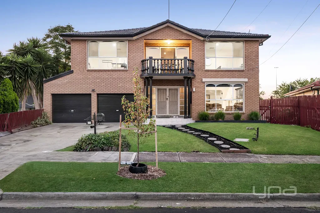 12 Barclay Close, Gladstone Park, VIC 3043