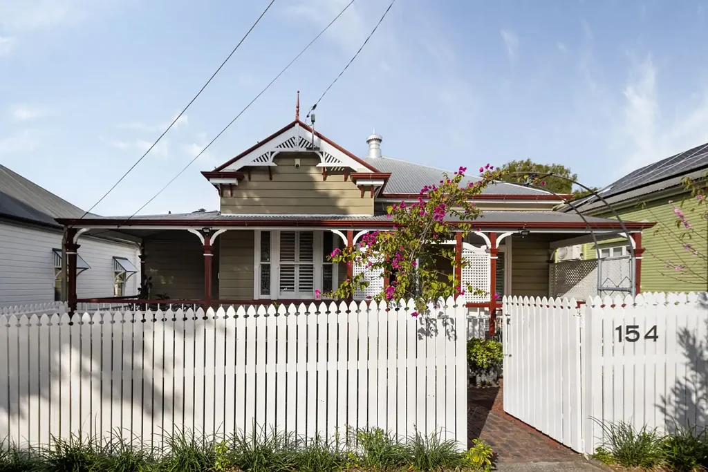 West End 5 Bedroom 'Moya' - Gracious Character, Dual Living and a West End Lifestyle