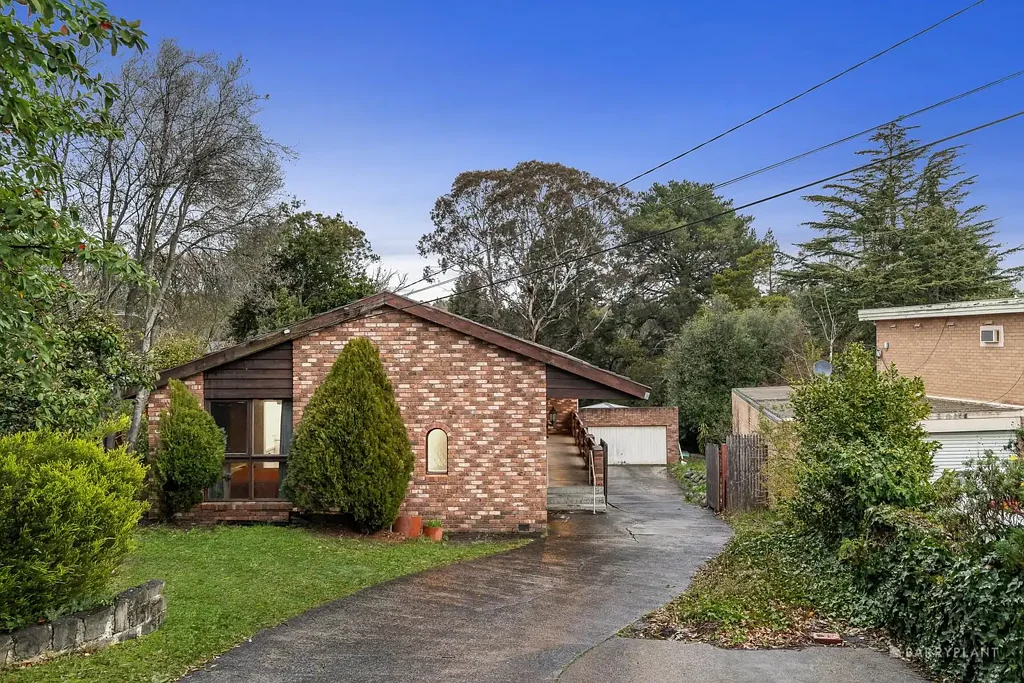 Doncaster East 4ਬੈੱਡਰੂਮ Family Focused Residence with Room to Improve