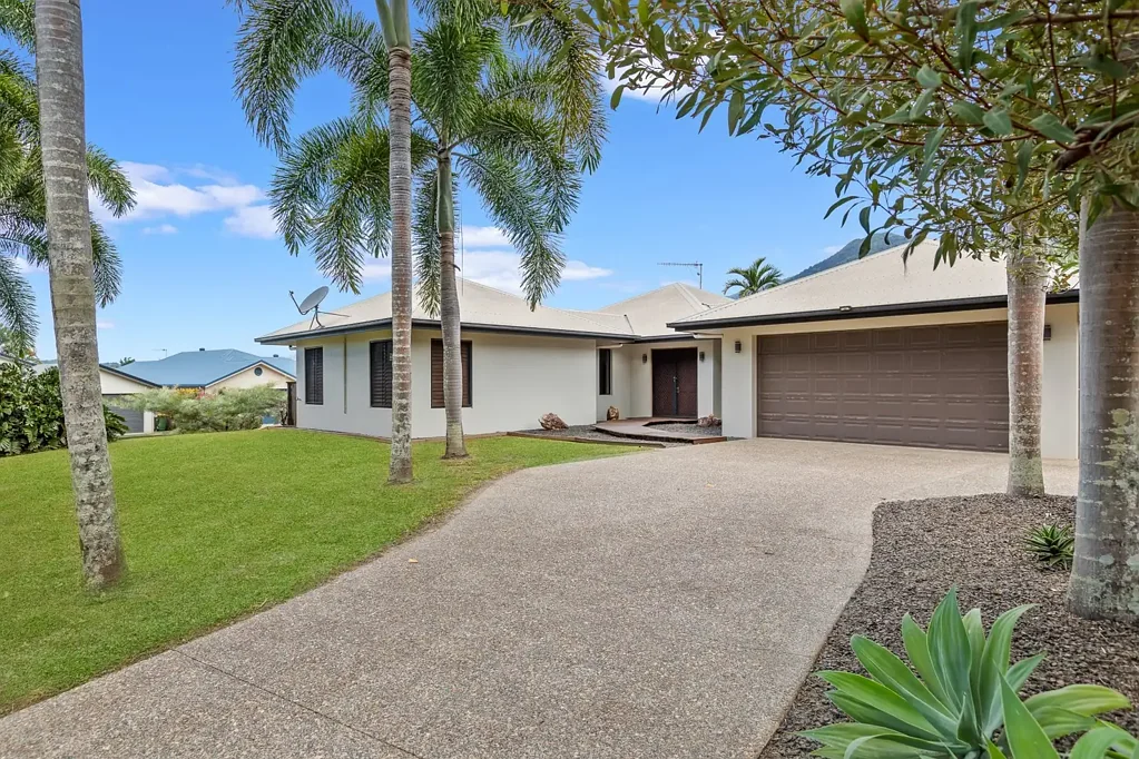 1 Kawana Street, Caravonica, QLD 4878