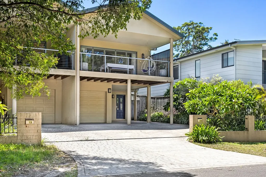 Nelson Bay 3Moenga IMMACULATE SPACIOUS TORRENS TITLE DUPLEX IN CENTRAL LOCATION