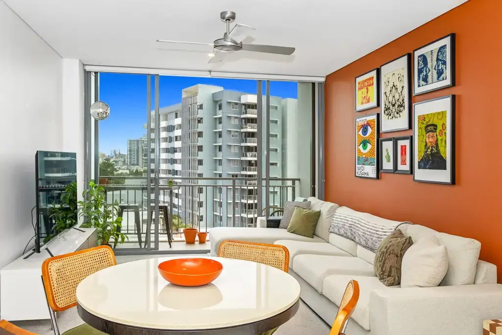 Bowen Hills 1房 壮观视野 全新地毯 中心位置 石材厨房 游泳池 加热水疗 健身房 空中露台 双卧套房 Contemporary Inner City Living in Lifestyle Precinct