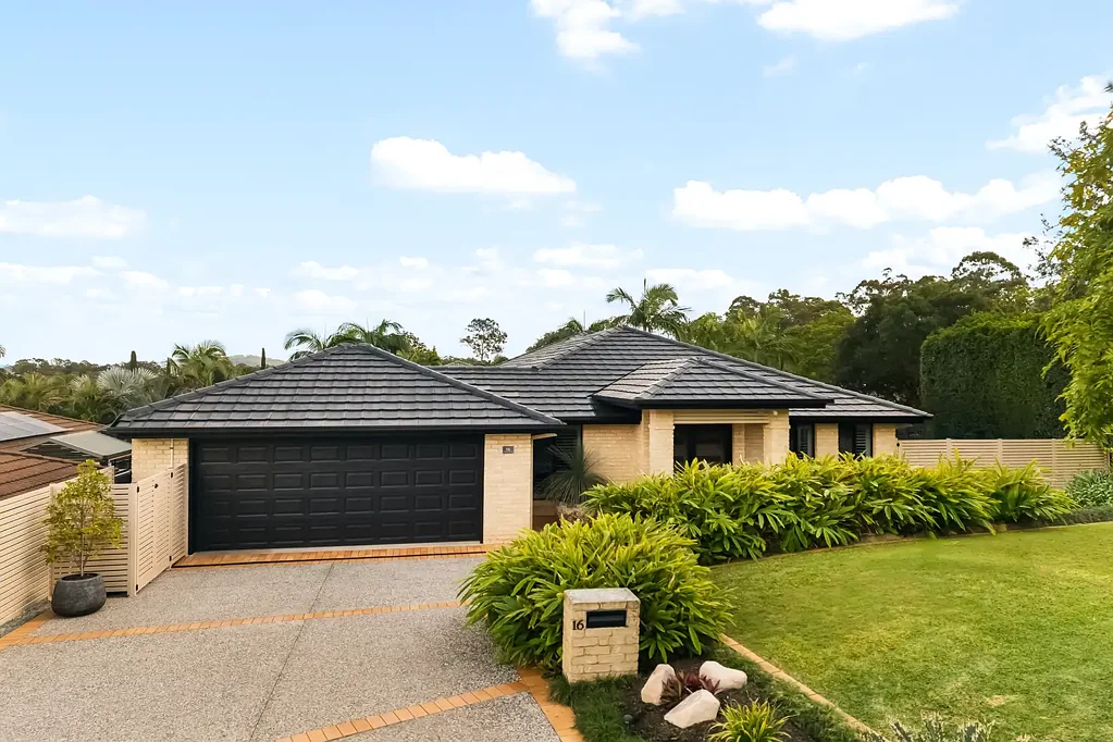 Mackenzie 4 Slaapkamer Fully Renovated Family Home On Large Block - Mansfield State High Catchment