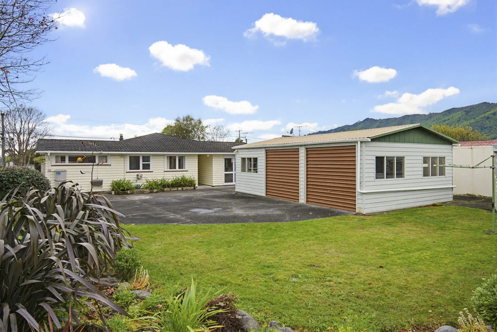 Waikanae 4कमरा Position Perfect with Family Appeal