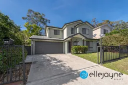 17 AMPHORA DR, Balcolyn