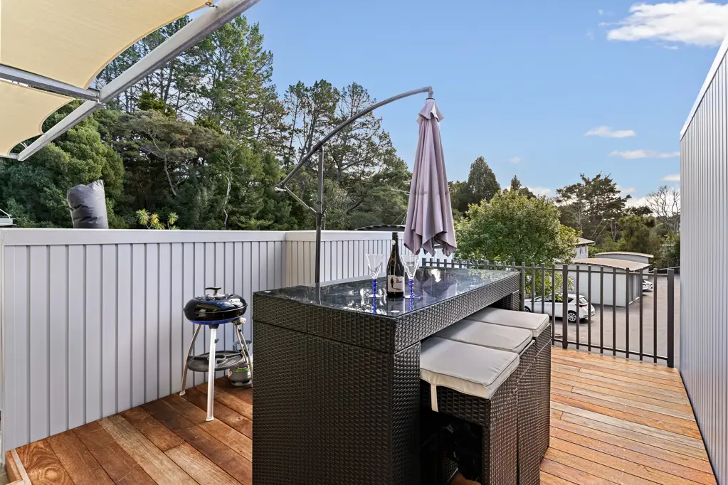 Birkenhead 2部屋 RENOVATED TWO-LEVEL UNIT. PRIVATE YARD, OWN GARAGE