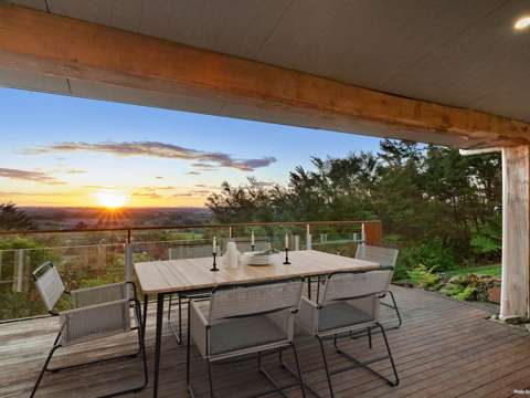 Drury 6房  DRURY HILLS HAVEN ON 1HA OF LAND