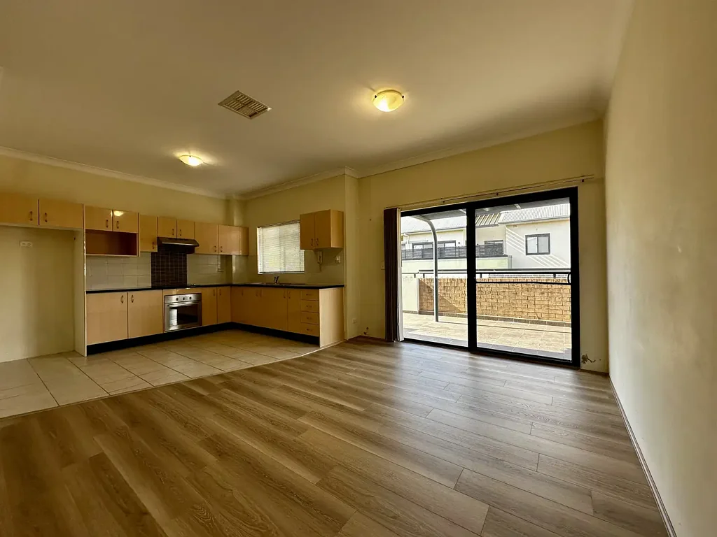 Spacious 1 bedroom unit just renovated