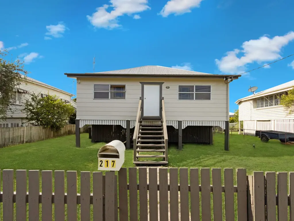 Charming Cottage on a Low-Maintenance Block