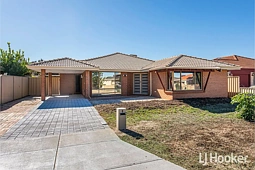 8 Blakemore Retreat, Huntingdale