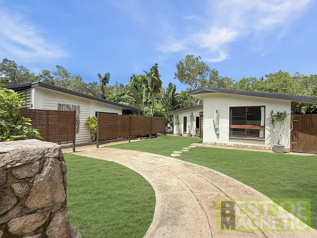 Nelly Bay 4房  Dual-living with pool & bush outlook