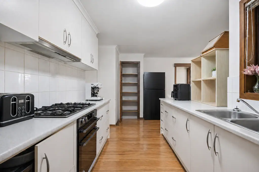 13 Smoult Drive, Kurunjang, VIC 3337