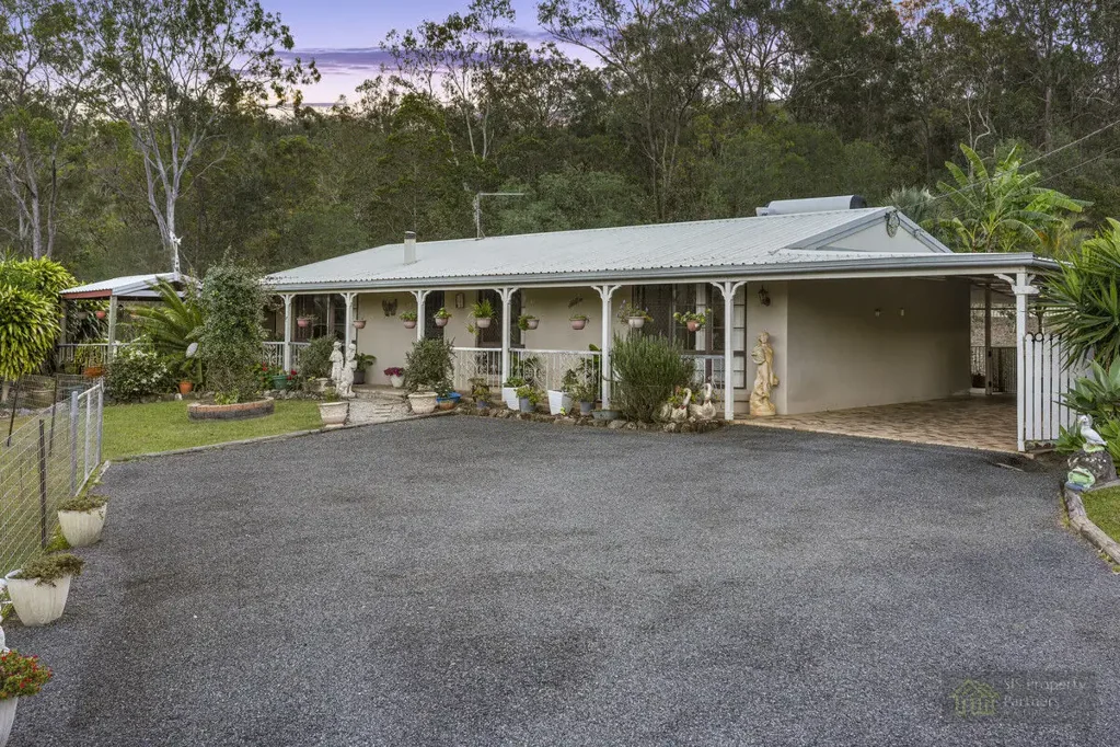 Tamborine 3Kwarto Escape the Rat Race – 2.5 Acres, Hobby Farm Living & Sheds Galore