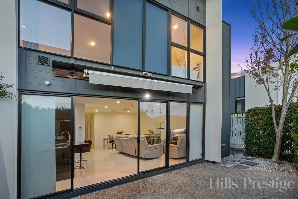 North Kellyville 4Zimmer Stylish Torrens Title Home in Prime North Kellyville Setting
