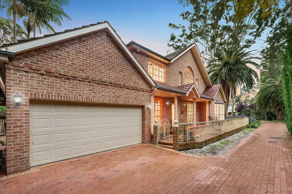 Lindfield 5 Bedroom Full brick elegance, moments from the charm of Lindfield village