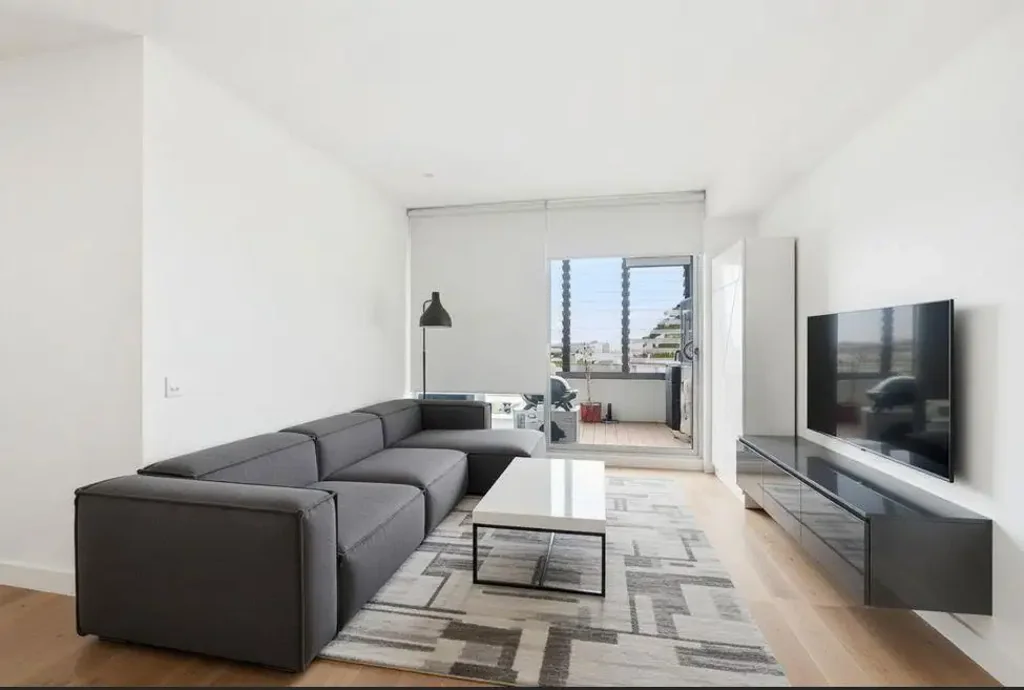 Gladesville 1房 现代一居室公寓 现代厨房设备 多功能封闭阳台 步入式淋浴 公共屋顶烧烤 美景放松空间 Modern One-Bedroom Apartment in Gladesville
