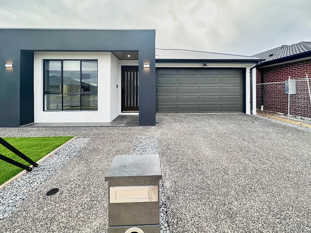 Family Home in Prime Wallan Location!