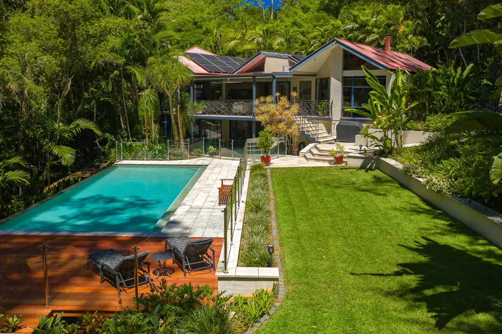 Kenmore 6房  肯莫尔心脏地带的一处私人雨林庄园  A Private Rainforest Estate in the Heart of Kenmore