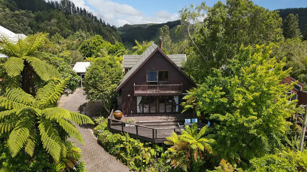 Lake Okareka 2Zimmer Rare Opportunity - Freehold with Lake Views.