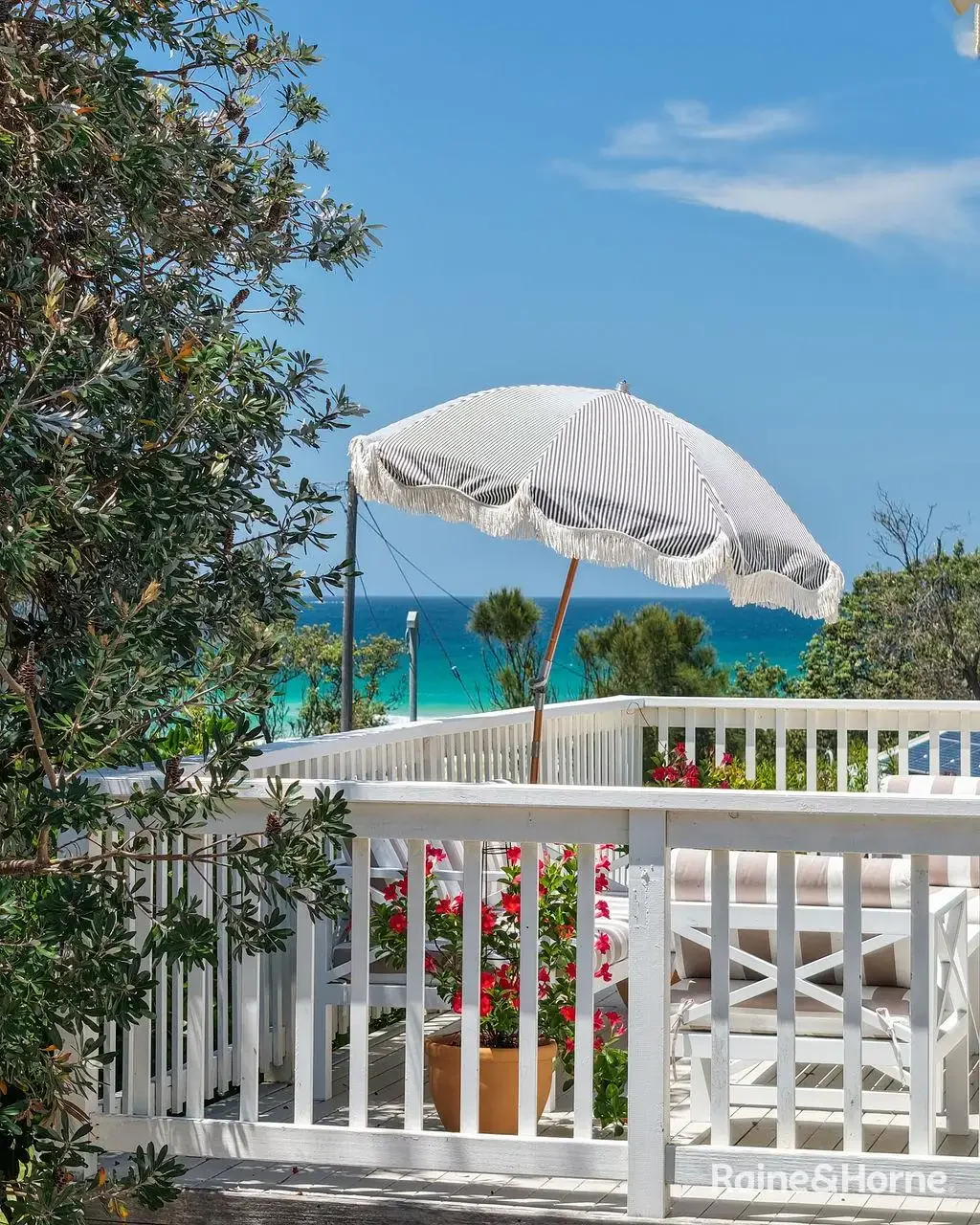 Manyana 4 Slaapkamer Where Beachside Living Meets Exceptional Returns