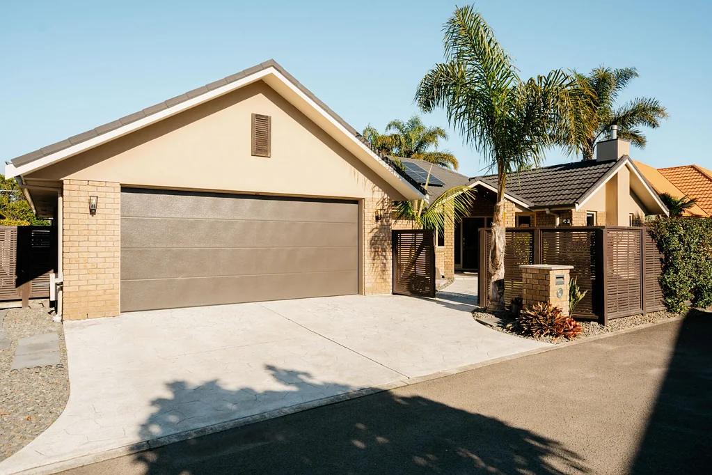 Papamoa 4chambre Feature Packed with Beach Convenience