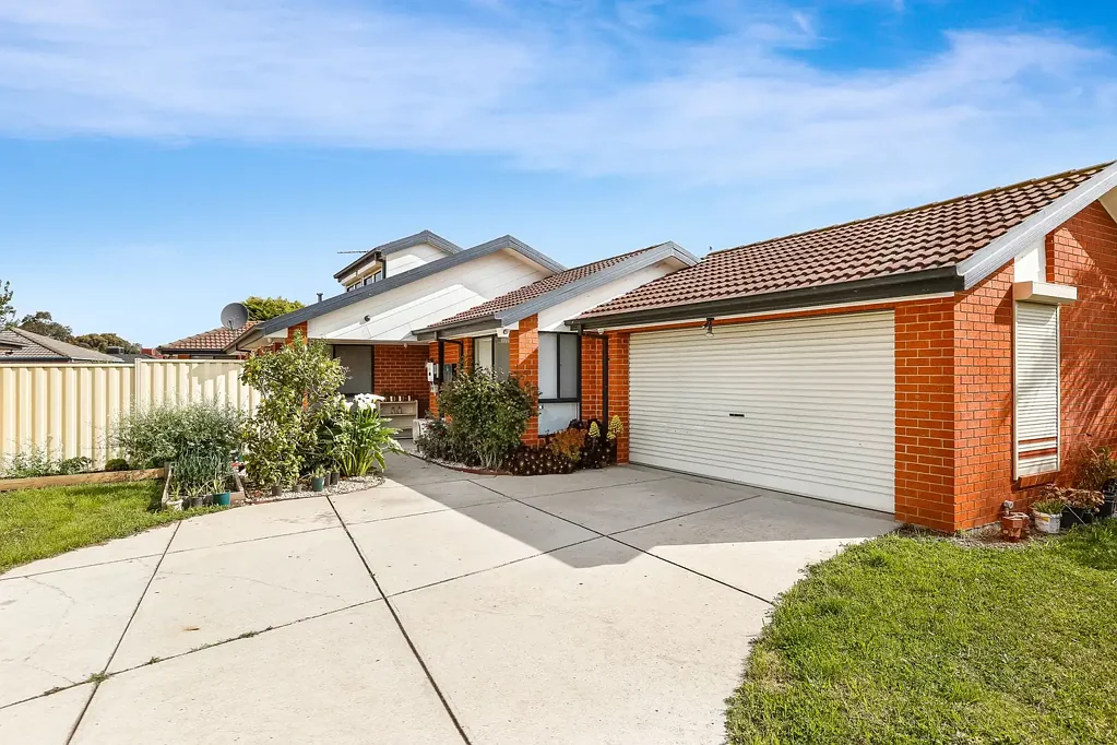 4 McConnell Crescent, Roxburgh Park, VIC 3064