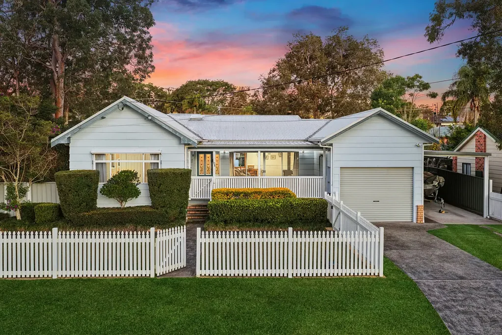Summerland Point 4Kwarto White picket lakeside dream