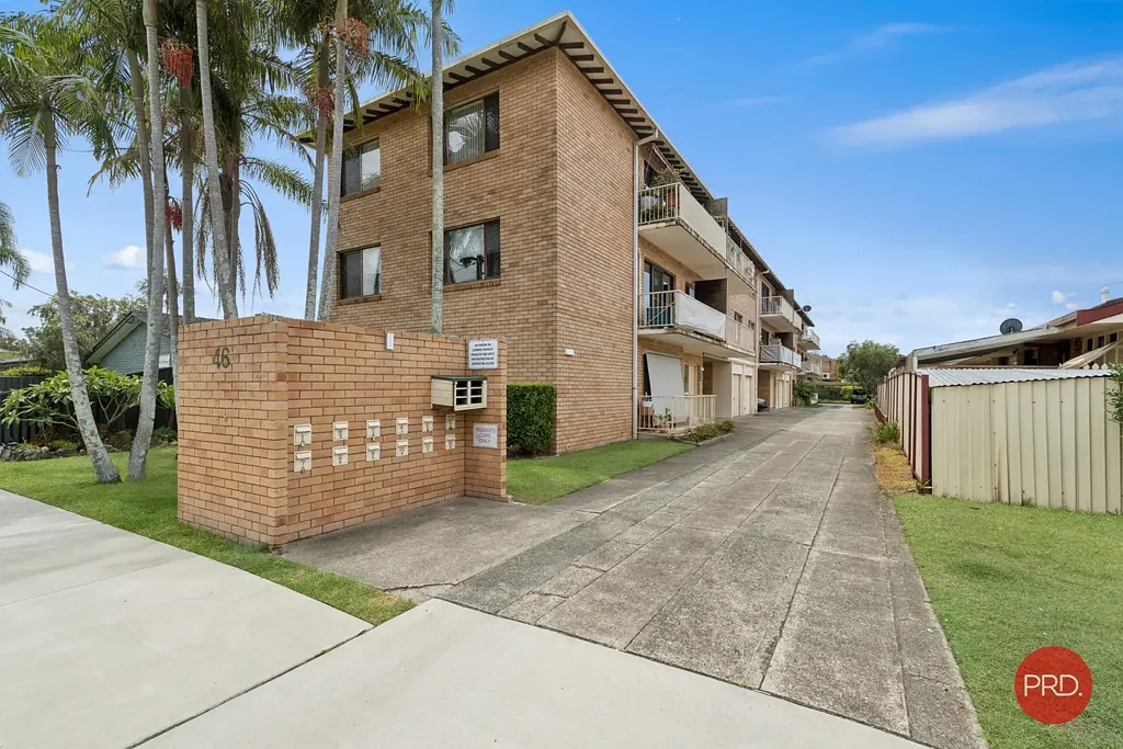 3 BEDROOM GROUND FLOOR UNIT CLOSE TO BEACH