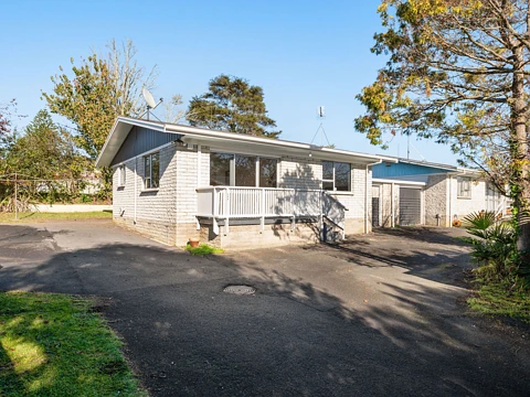 Dinsdale 2房  Solid, Sunny & Super Handy – Dinsdale Delight!