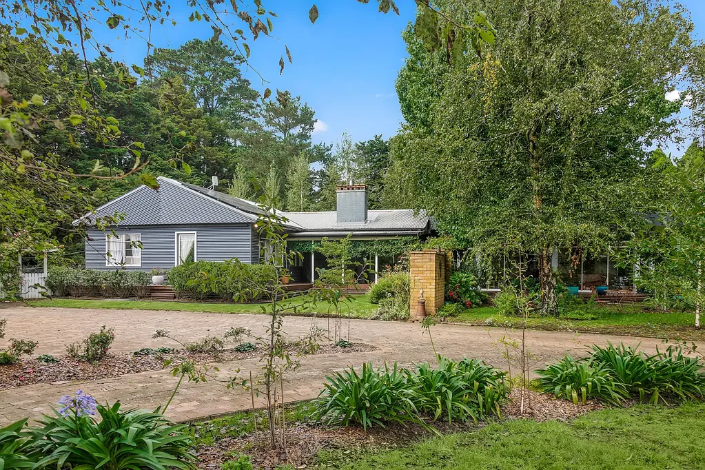 Penrose 4 Slaapkamer Timeless Cottage Charm on 2554m2