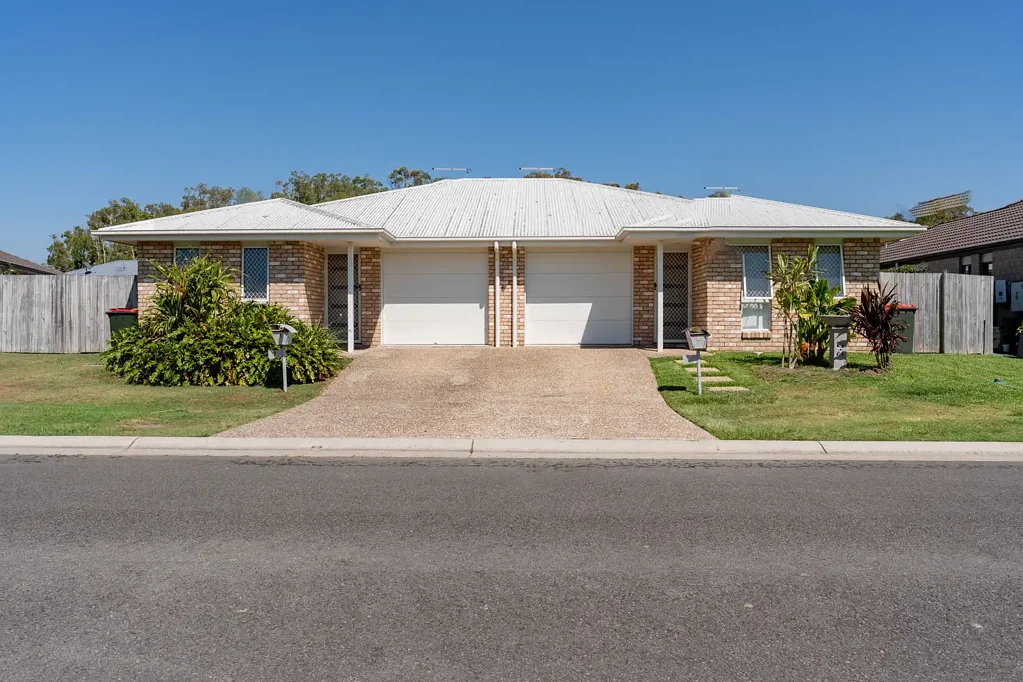 Caboolture 3Habitaciones Modern Duplex Gem in the Heart of Caboolture – Ideal for Families or Investors