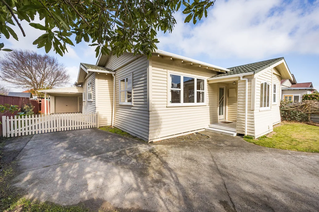 Palmerston North Central 3 Bedroom Location. Space. Charm.