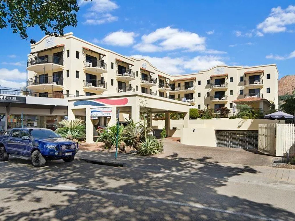 North Ward 1Zimmer Sensational income in one of the best positions on the Strand