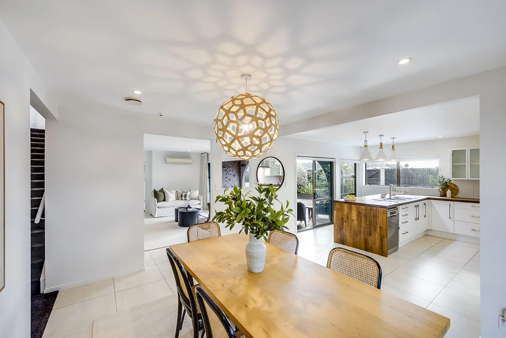 Napier South 5غرفة نوم Five bedrooms. Pool. Parkside living.