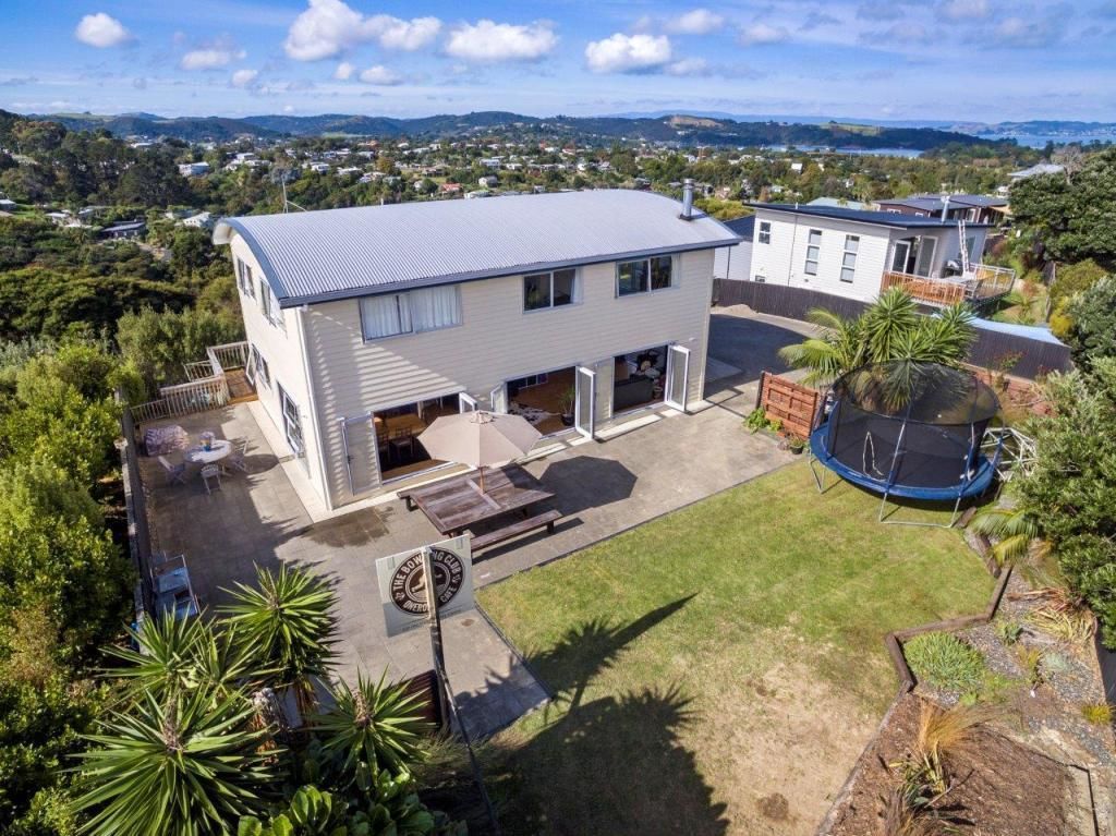 25 Beresford Avenue, Surfdale, Auckland, 3 ਕਮਰੇ, 2 ਬਾਥਰੂਮ