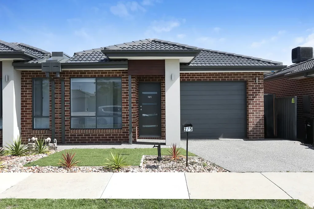 2/5 Willandra Blvd, Harkness, VIC 3337