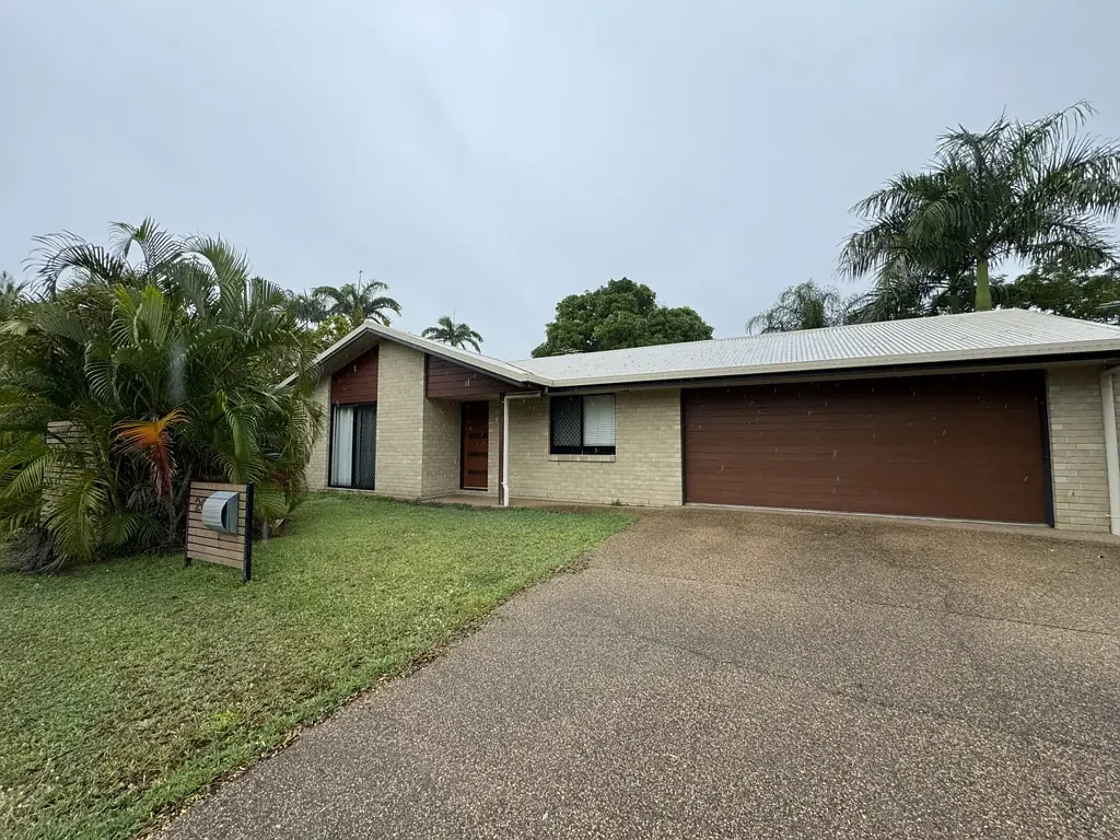 Fully Air-conditioned Family Home!