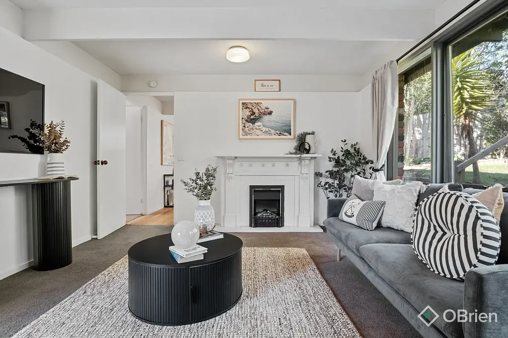 Bayswater North 3 Bedroom SPACIOUS, LIGHT-FILLED AND HOMELY