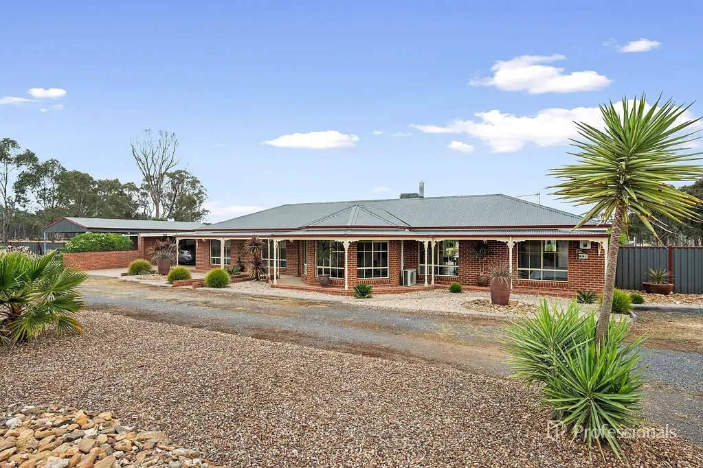 Bowenvale 6ห้องนอน Spacious Family Home with Self-Contained Unit