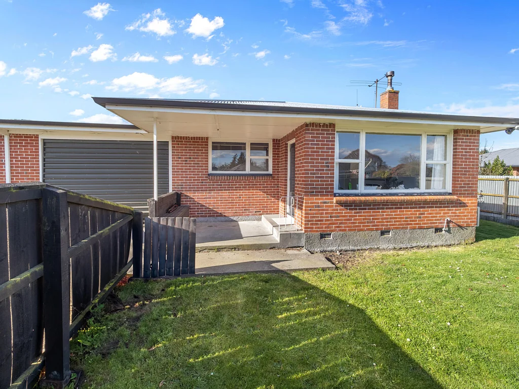 Ashburton 3房  Central convenience, easy living