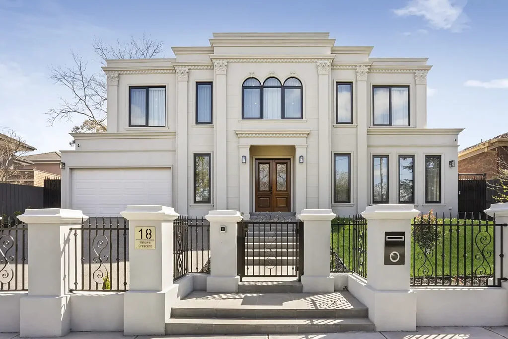 Balwyn 6બેડરૂમ French Grand Resort on Rare 1,240sqm approx
