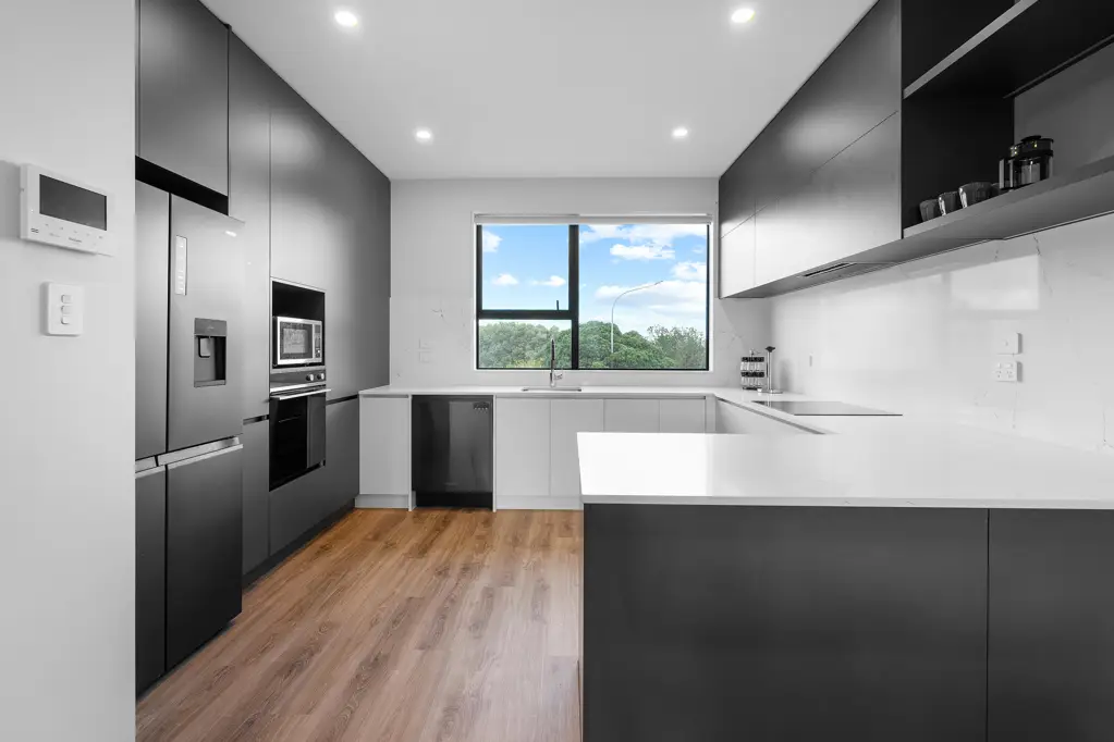 Takapuna 3Kwarto Dual Entrances - Income Potential