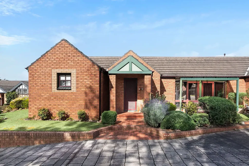 Strathmore Heights 3Kwarto Character, Space & Convenience in the Heart of Strathmore Heights