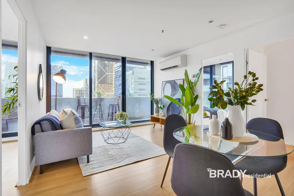 CBD THREE BEDROOM APARTMENT - UNFURNISHED IN PRIME LOCATION