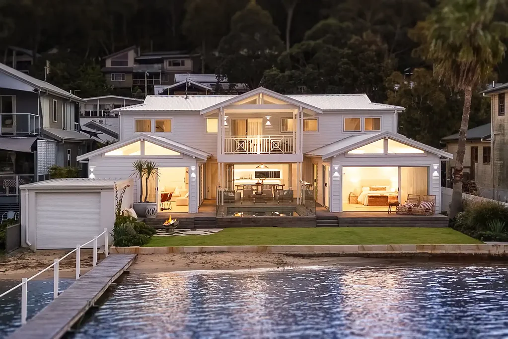 Wagstaffe 5Habitaciones Exquisite new waterfront wonderland with sandy beach, jetty and mooring