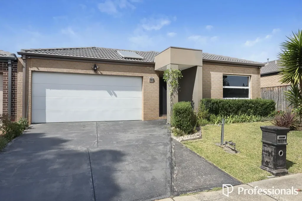 11 Turpentine Road, Brookfield, VIC 3338