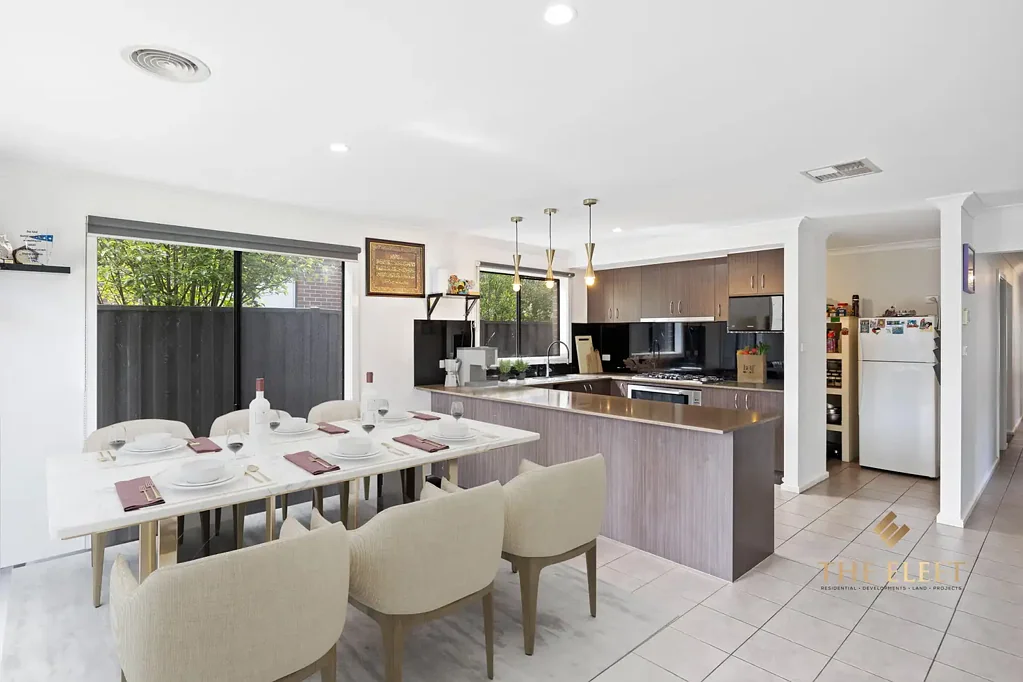 Truganina 4غرفة نوم Exquisite Family Home.. Quite Court Location.. Walking Distance to P9 School...